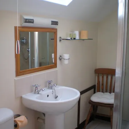 여관 The Black Bull And 2*